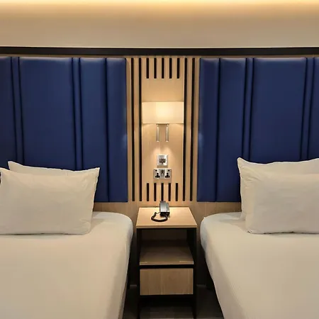Spark By Hilton London Chiswick-3